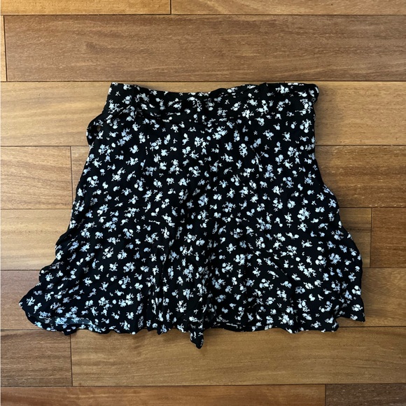 Zara skort with tie - Picture 2 of 3